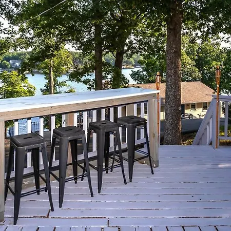 Funky Little Lakehouse - Private Dock And Sunset View